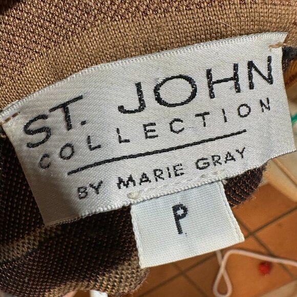 St. John Sport by Marie Gray Size Petite Small Elephant Sweater Upcycled - Picture 10 of 10